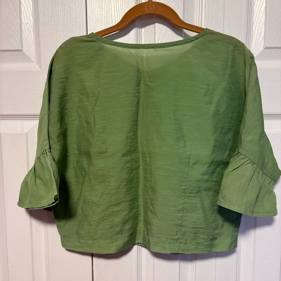 Beautiful Green Ruffle Sleeve Top - Picture 2 of 4